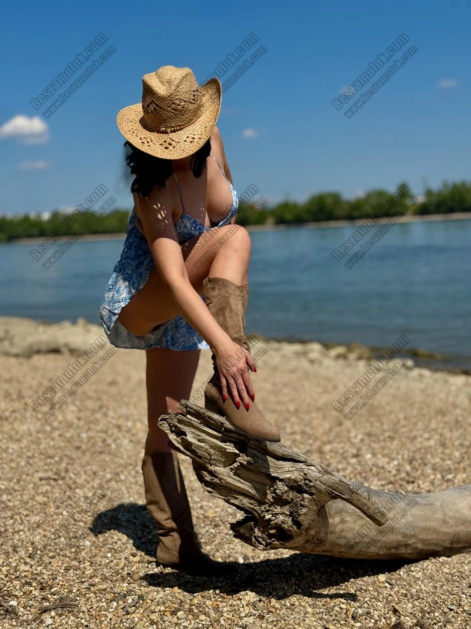 Anna Deluxe csuszkamasszazs hirdeto kepes profil - erotikus-csuszkamasszazs.hu Anna Deluxe - +36 20 564 8011 - erotikus csuszkamasszazs foto